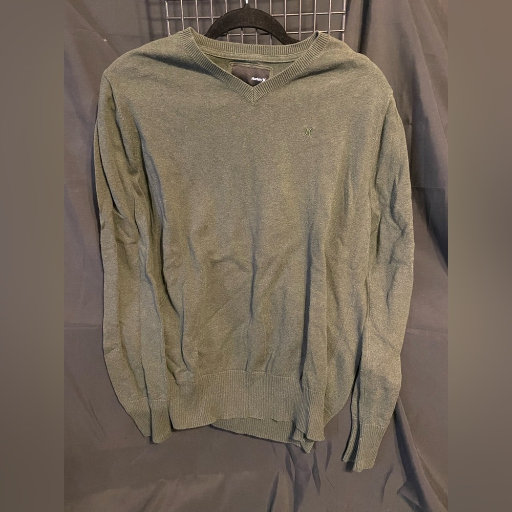 Hurley v-neck sweater size Large- new without tags
